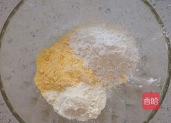 糯香双色夹心饼的做法图解1