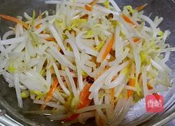 凉拌绿豆芽的做法图解5