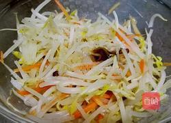 凉拌绿豆芽的做法图解6