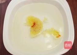 银耳雪梨羹的做法图解2