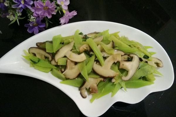 香菇炒莴笋