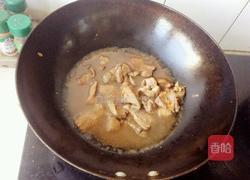 平菇炒肉的做法图解5