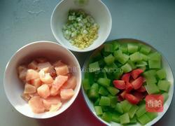 蚝油三丁的做法图解1