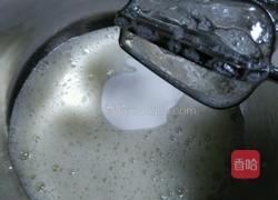 8寸鲜橙汁戚风蛋糕的做法图解3