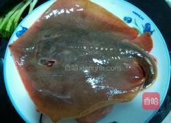 酸梅蒸魔鬼鱼的做法图解1