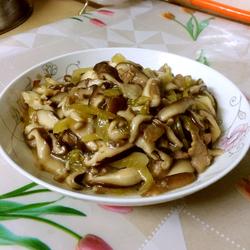 酸菜肉片炒香菇的做法[图]