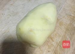 辣椒酱土豆的做法图解1