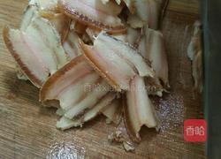 花色炒腊肉的做法图解2