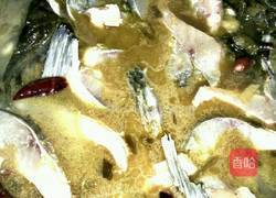 家庭版简易酸菜鱼的做法图解8