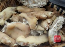 卤猪脚的做法图解1