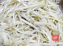 凉拌苤蓝丝的做法图解2