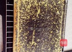 黑芝麻蛋糕卷的做法图解8