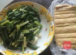 青蒜臭豆腐的做法图解1