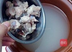 红枣枸杞排骨粥的做法图解4