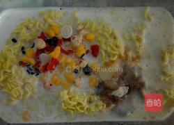 牛奶泡面的做法图解3