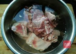 火锅料炖羊肉的做法图解1