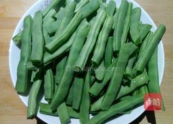 四季豆烧猪肉的做法图解2