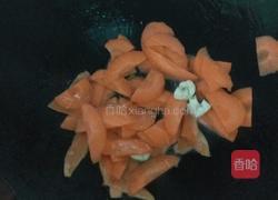 蒜蓉炒黄瓜胡萝卜的做法图解3