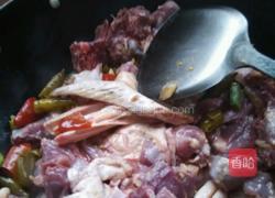 槽辣椒炒鸭子的做法图解5