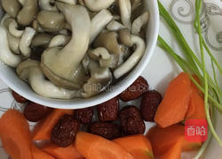 猪脚菌菇汤的做法图解11