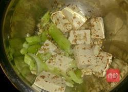 芹腐海带方便面（排骨）的做法图解2
