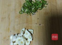 老干妈辣酱炒藕片的做法图解3