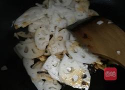 老干妈辣酱炒藕片的做法图解7