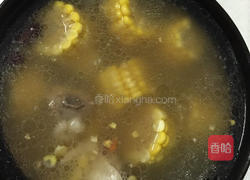 山药玉米排骨汤的做法图解5