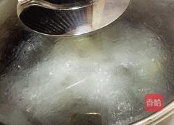 玉米红萝卜淮山排骨汤的做法图解2