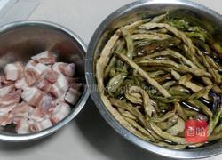 红烧肉炖干豆角的做法图解1