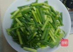 蒜苔炒牛肉的做法图解1