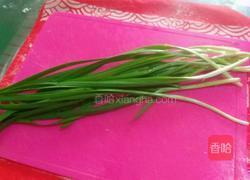 韭菜炒猪肝的做法图解1