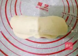 Illustration of how to make rose cheese bread 14