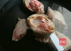 红酒烧猪脚的做法图解2