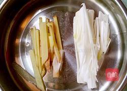 墨鱼仔炖豆腐的做法图解2