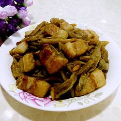 五花肉炖干豆角的做法[图]