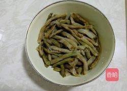五花肉炖干豆角的做法图解2