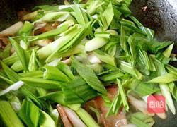 蒜苗炒腊肉的做法图解7