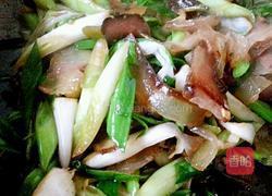 蒜苗炒腊肉的做法图解8