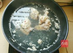 莲藕筒骨汤的做法图解3