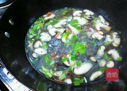 香菇鸭血靓汤的做法图解16