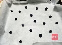 蓝莓奶油蛋卷的做法图解2