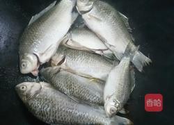 红烧小鲫鱼的做法图解3
