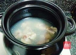 排骨椰子鸡的做法图解3