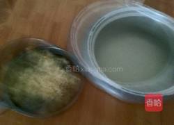 银耳枸杞糯米粥的做法图解2