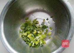 鸡蛋黑芝麻蛋卷的做法图解1