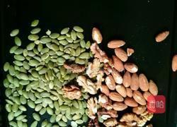 杂果坚饼的做法图解1