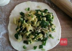 韭菜鸡蛋虾皮盒子的做法图解7