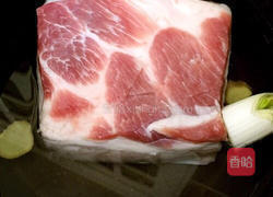 黄花菜扣肉的做法图解2