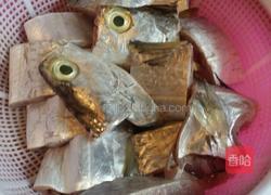 干煎咸带鱼的做法图解1